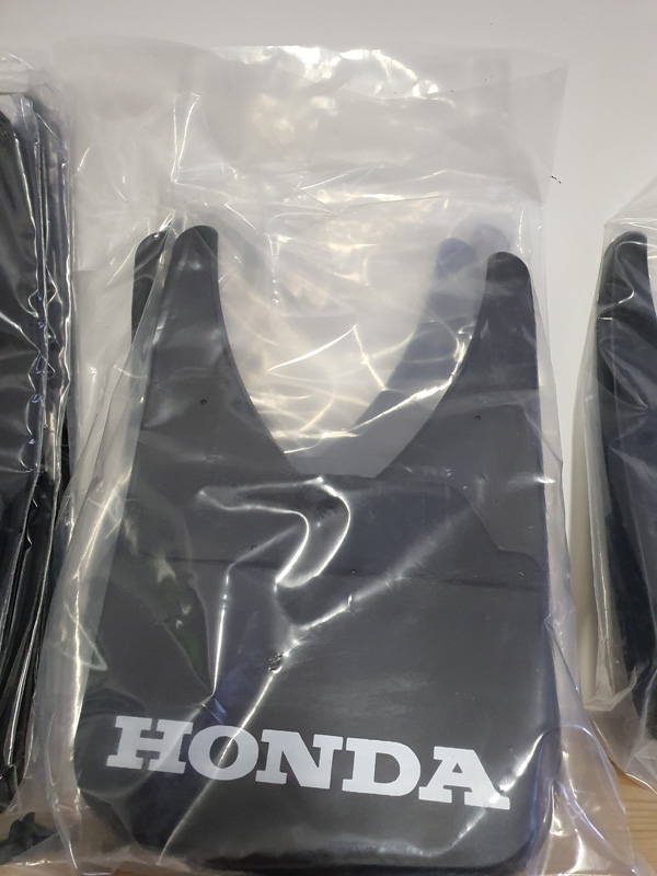 HONDA logo mudflaps Universal fitting mudflaps for front or Rear